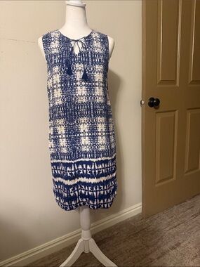 b new york Blue and White Sleeveless Tie-Neck Shift Dress Ap to Ap = 18 1/2".